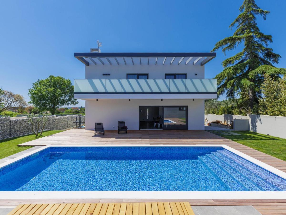 Dora By Interhome *